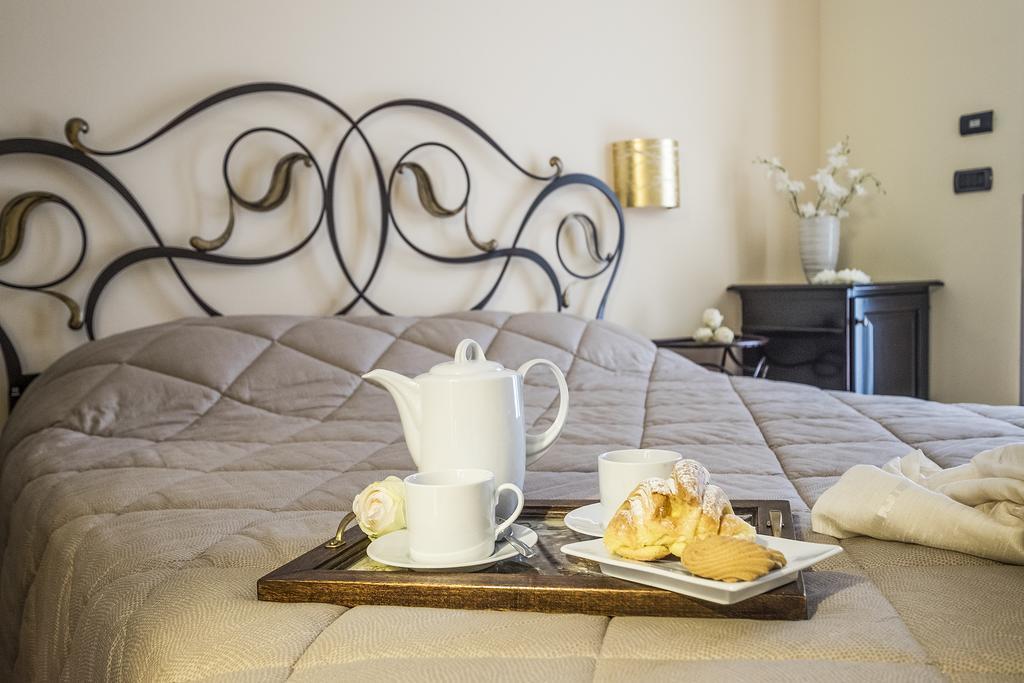 Costa Catterina B&B Castagnito Extérieur photo